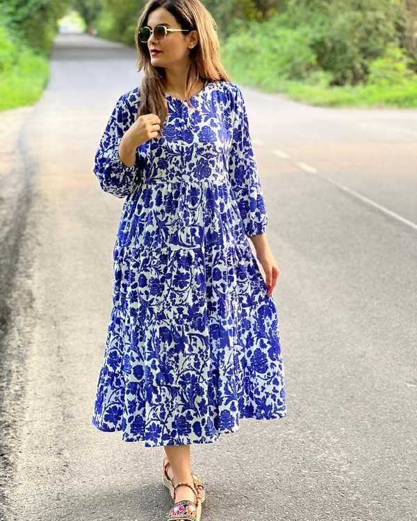 رنگ سورمه ای سفید